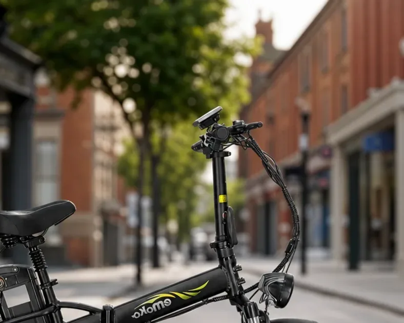 Emoko C94 vélo cargo électrique pliable, vu de profil avec son porte-bagages avant renforcé