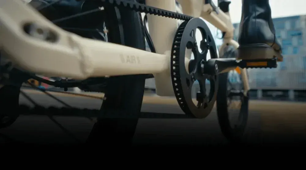 ADO Air 20, écran couleur 2,4 pouces affichant vitesse et niveau d'assistance