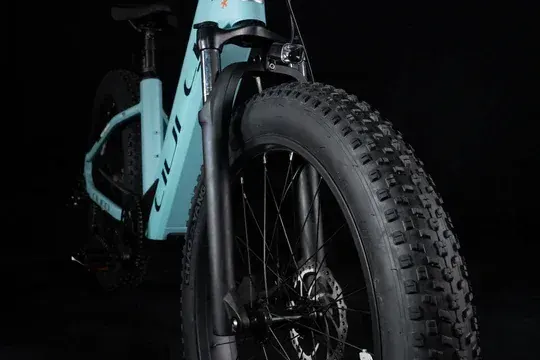 Cyrusher Aura – Vélo électrique fat bike à cadre ouvert image 9