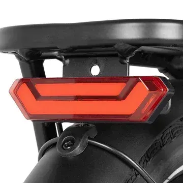 Cyrusher Sonder, écran couleur lumineux affichant vitesse et niveau de batterie