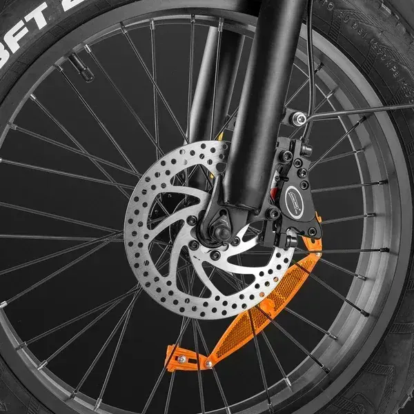 Fafrees F20 X-Max plié, compact, avec guidon et pédales rabattus.