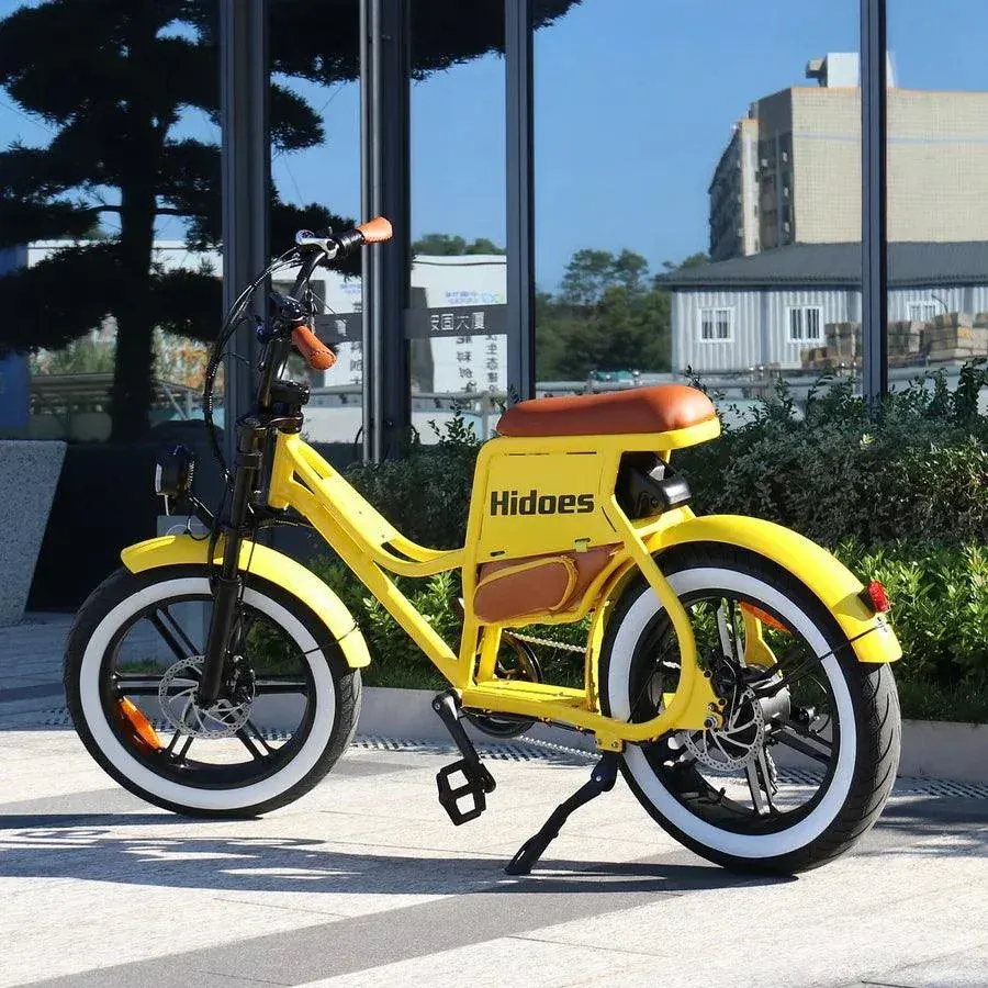 Écran LCD du Hidoes C8 affichant vitesse et niveau de batterie.