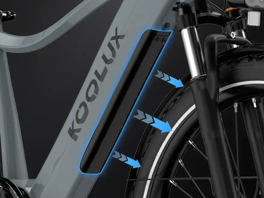 Écran LCD du Koolux X3 affichant vitesse et niveau de batterie.