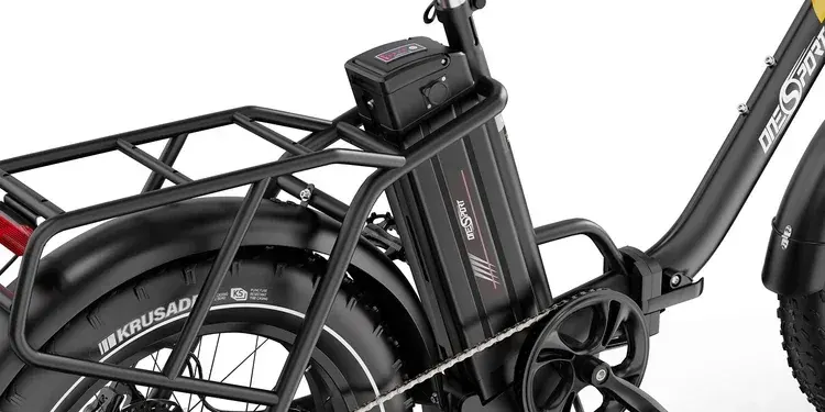 Batterie amovible 48V 18Ah du Onesport OT16 Max, fixée sur le cadre.