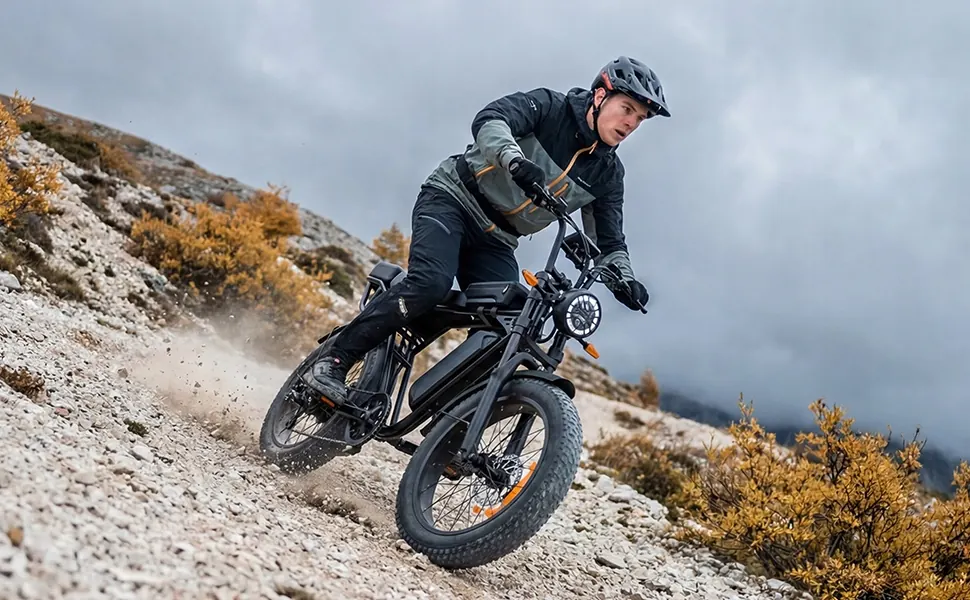 Cadre en acier robuste du fat bike électrique VTT 48V 15Ah