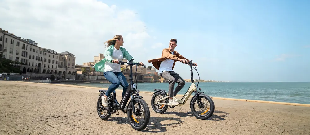 Modèle ENGWE L20 3.0 Boost 2026 PL présenté sur la boîte du vélo électrique