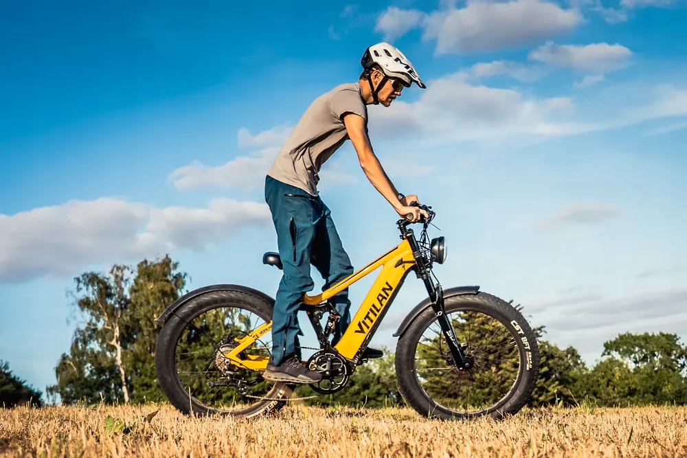 Vélo électrique VITILAN T7 PRO monté avec freins hydrauliques et pneus 26x4